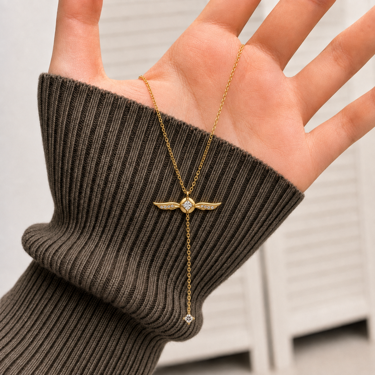 Collar Snitch Dorado — El Detalle Mágico de Tu Look